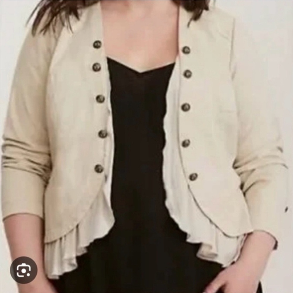 Size 2 Torrid Stretch Twill Military Beige Hi-Lo Peplum Flutter Hem Jacket NWT - Picture 2 of 6
